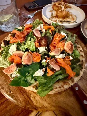 Smoked Salmon Pizzette with figs