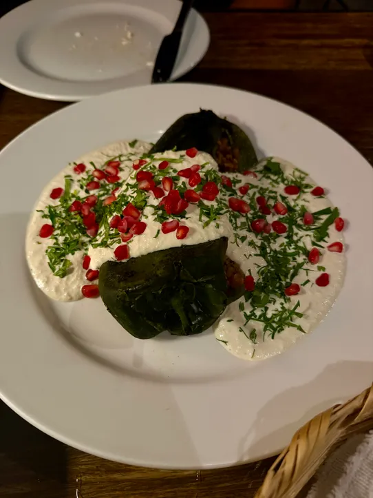 Chiles en nogada at La Posadita