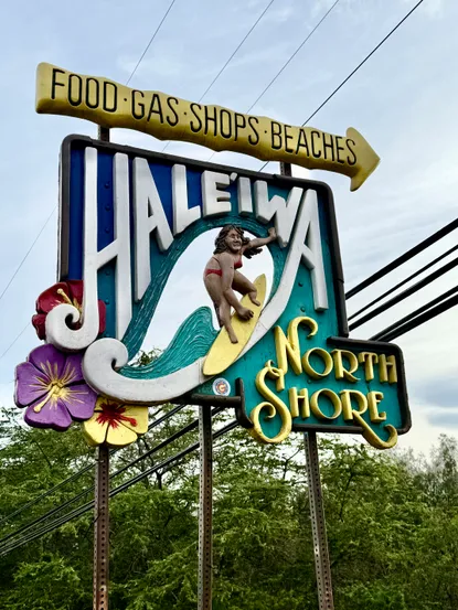 Photograph from Our Favorite Table on the North Shore Isn't a Table at All